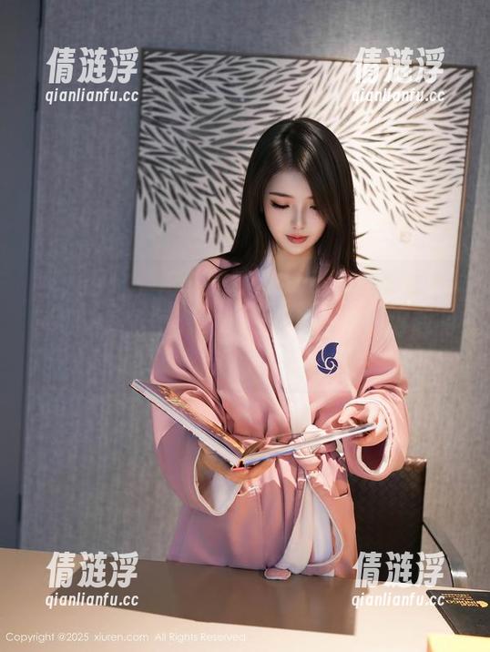 秀人网 - 看这棉花糖Candy黑丝原图，壁纸效果好得有种错位的真实，搞得我有点迷糊。