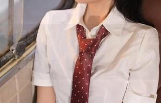 秀人网 – 瑶啊摇的瑶与豹纹的巧合，在线碰撞出美图即视感，呵呵。