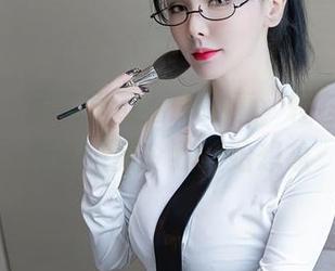 秀人网 – 图集里藏着的故事，程程程的全套体操服令我开始想象