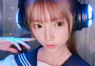 这组高清运动服女孩照片，绿色让我怀疑绮太郎kitaro采用了大自然的调色板！
