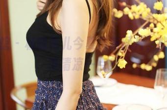 美媛馆 – 杨晓青儿今夏最新图片，能不能再清凉一点？