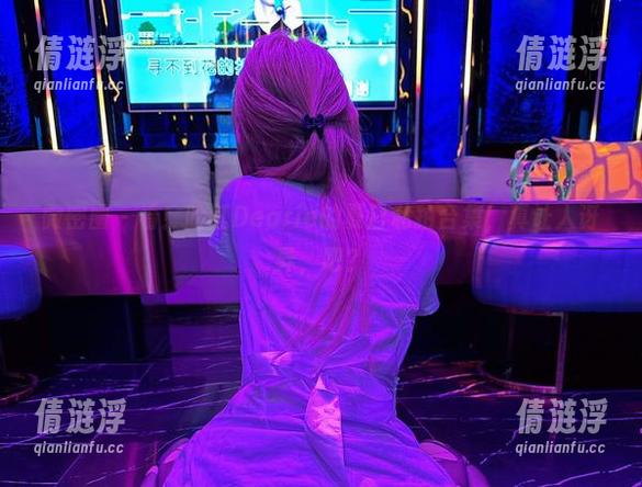 微密圈 - 看！脸红Dearie的夏日私拍合集，真让人讶异，吧？