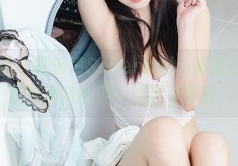 菠萝社 – 柳侑绮Sevenbaby高清作品，总有种像糖果一样的甜蜜感。