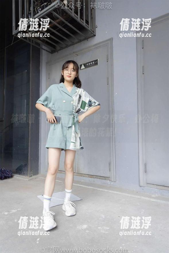 袜啵啵 - 小甜豆全集：除夕快乐，办公椅上也能打滚的花絮！