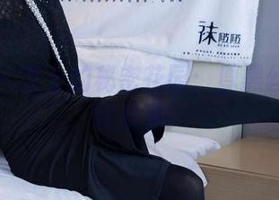 袜啵啵 – 芝士的秘密花园：厚黑丝私拍资源满满！