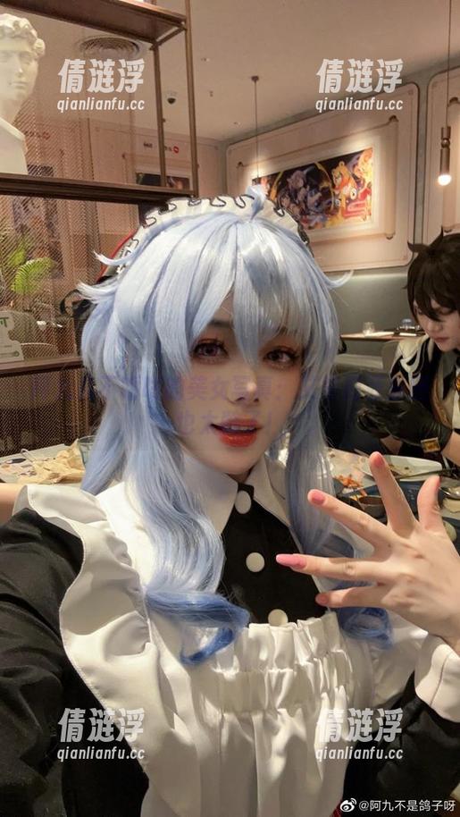 阿九从不咕咕的美女写真：艾米莉亚原图也太酷了！