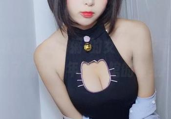 时尚的软萌，雯粥粥i的女仆内衣写真，想到了高中那年图书馆的壁纸…