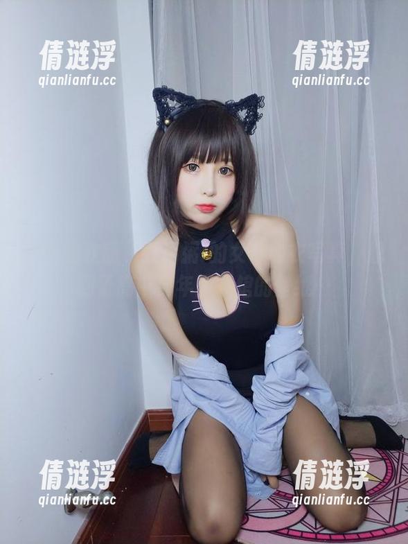 时尚的软萌，雯粥粥i的女仆内衣写真，想到了高中那年图书馆的壁纸…