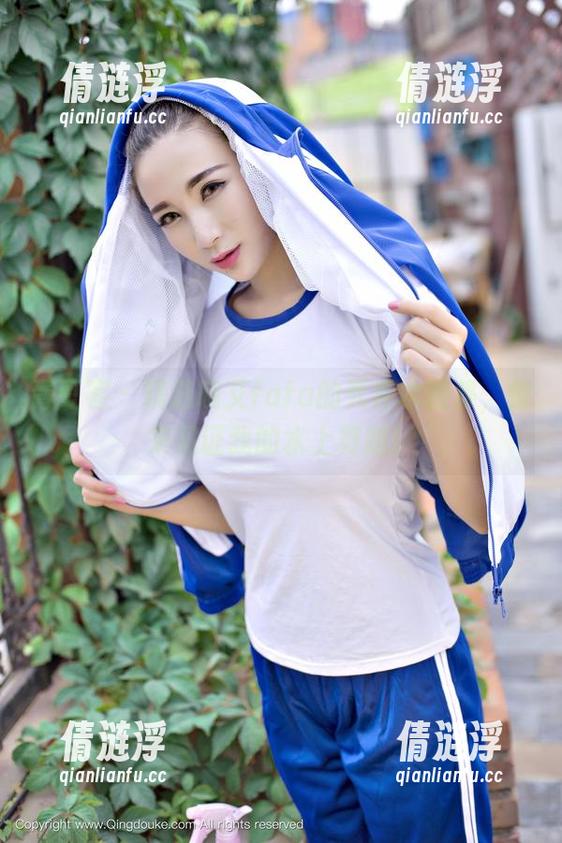 青豆客 - 精选晓艾fafa的死库水图集，快来见证我的水上舞蹈！