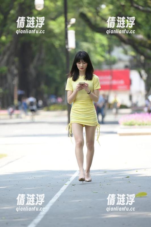 魔镜街拍 - 曼曼高跟鞋的超能力激发，美图折扣包下载中，别被她的腿迷了眼！