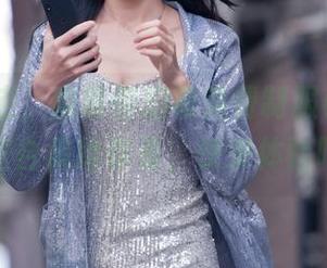 喂！别走，魔镜街拍有免费制服小姐姐2教室合集给你看，快来体验吧！